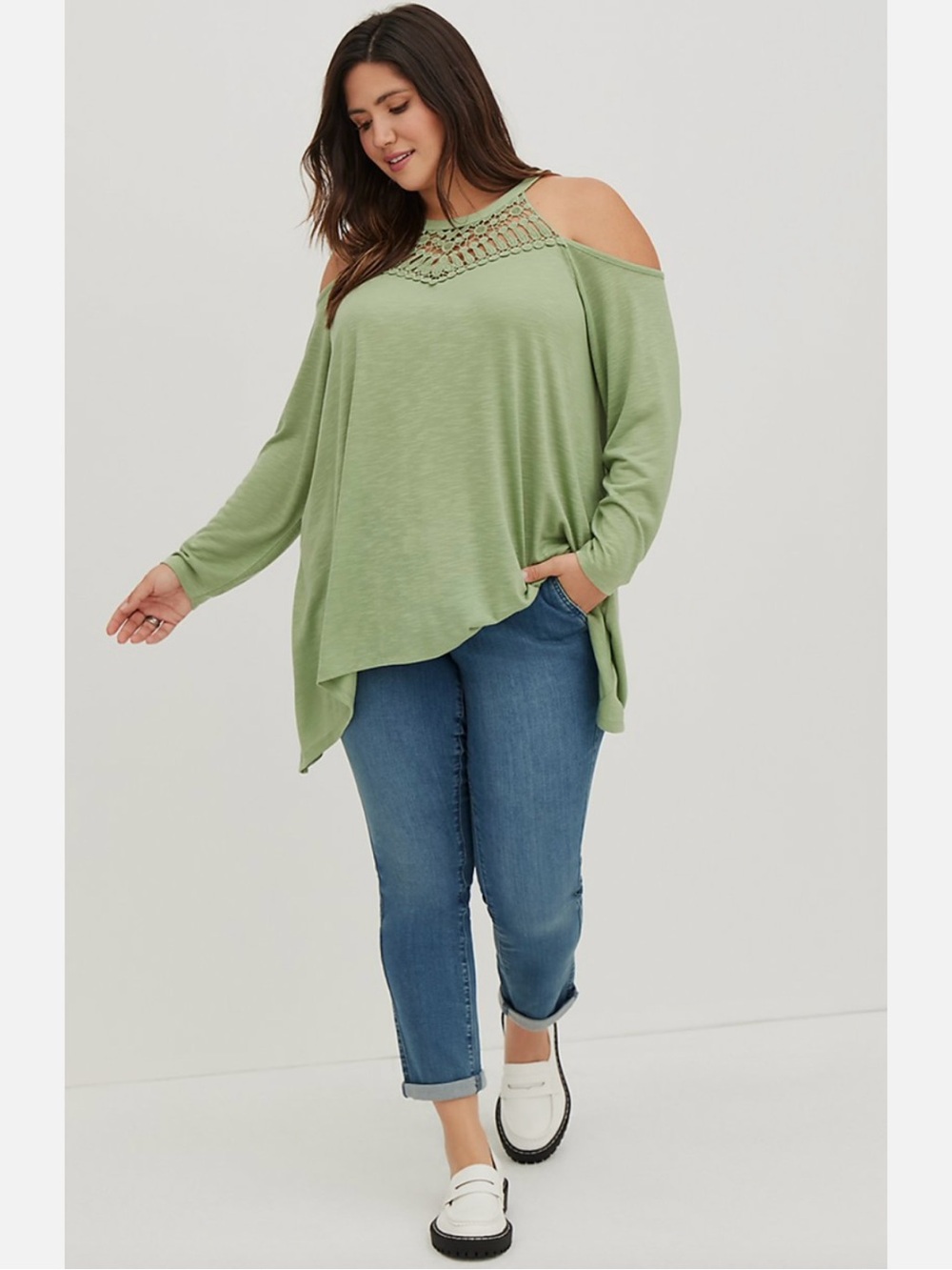 TORRID Green Crochet Neck Cold Shoulder Long Sleeve Sharkbite Hem Top Size 2X - Picture 16 of 16